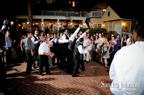 Best The Courtyard at Lake Lucerne Wedding photographer - Sandra Johnson (SJFoto.com)